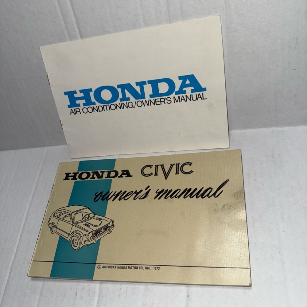 1973 Honda Civic owners manual and air conducting manual estate item